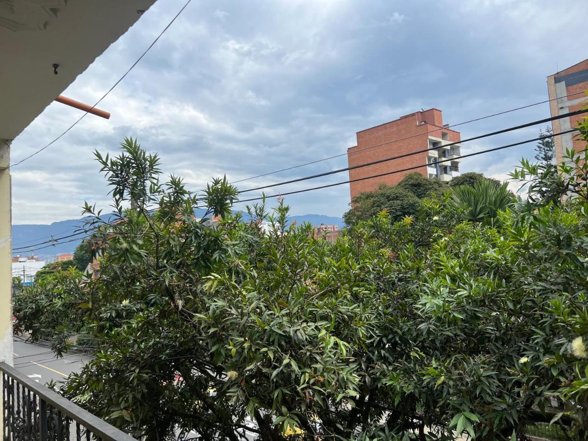 Casahotel De Lujo Colores - Estadio Medellin Exterior photo