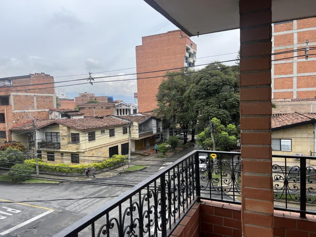 Casahotel De Lujo Colores - Estadio Medellin Exterior photo